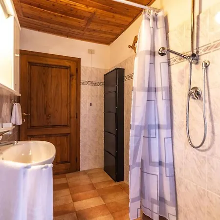 Holiday home La Bandita - Antica Casa Di Campagna Toscana Con Piscina, Wifi E Splendida Vista Loro Ciuffenna